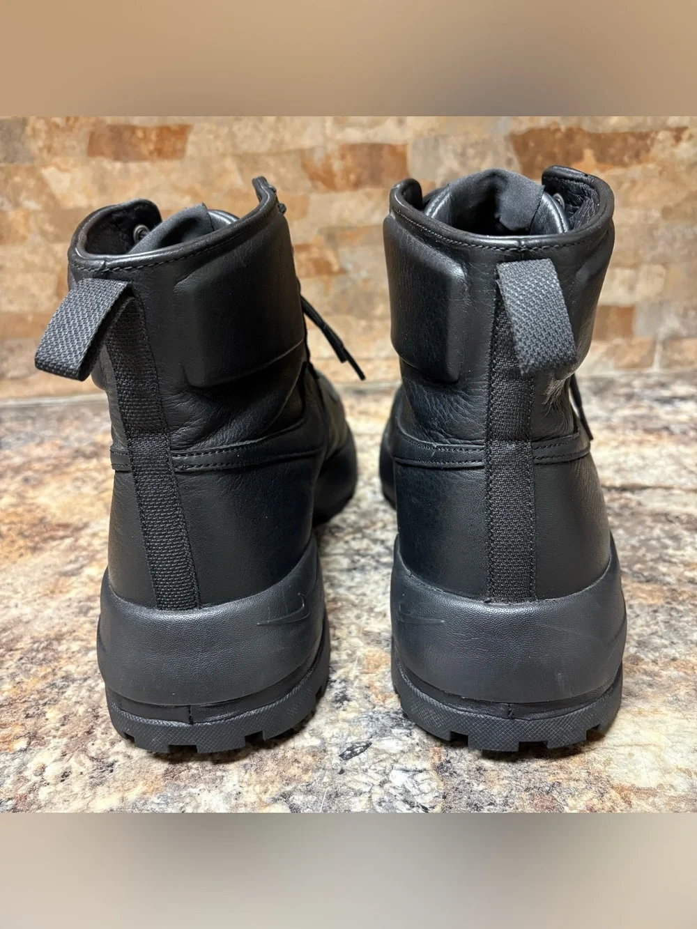 Nike air goaterra black